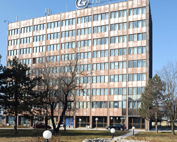 Правили су хлорокин у више смена и током празника, ако треба имамо га и за јесен: У рекордном року у “Галеници” произведена терапија за ковид